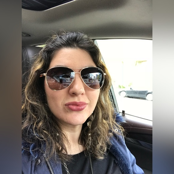 Meet your Posher, Kimberlyn - Picture 2 of 2